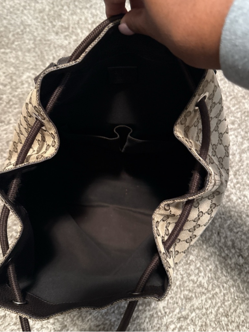 Authentic Gucci Beige and Brown GG Supreme Drawstring Backpack Bag - Picture 7 of 7